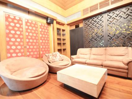 ขายบ้านเดี่ยวสไตล์รีสอร์ท ขนาด 386 ตารางวา ซ.นวลจันทร์44 โครงสร้างและการตกแต่งใช้ไม้สักแท้ทั้งหลัง