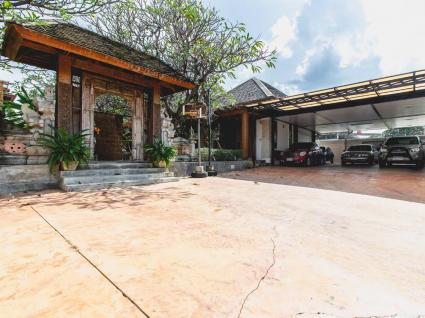 ขายบ้านเดี่ยวสไตล์รีสอร์ท ขนาด 386 ตารางวา ซ.นวลจันทร์44 โครงสร้างและการตกแต่งใช้ไม้สักแท้ทั้งหลัง