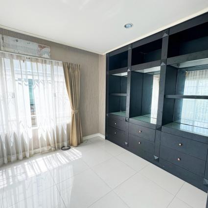 ขายพร้อมผู้เช่า บ้านเดี่ยว 65 ตารางวา โครงการภัสสร เพรสทีจ ปิ่นเกล้า-เพชรเกษม หลังมุม