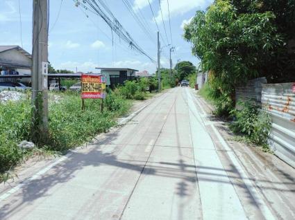 ขายด่วนที่ดิน 198 ตรว ติดถนนคอนกรีตสาธารณะ 2 ด้าน ซ.ลิขิตไก่ย่าง บางบัวทอง นนทบุรี