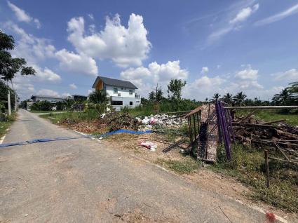 ขายด่วนที่ดิน 100 ตรว ติดถนนลาดยางสาธารณะ ซ.ประทุม บางบัวทอง นนทบุรี