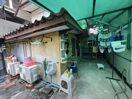 ขายบ้านเดี่ยว 2 ชั้น ซอยติวานนท์25 แยก29  (แผ่นดินทอง) (รหัสทรัพย์ 202643)  ขนาด 46 ตรว. มี 2 ห้องนอน 1 ห้องน้า 1 ห้องโถง 1 ห้องรับแขก