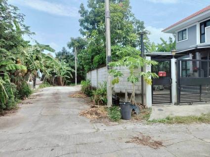 ขายที่ดิน 54 ตรว ติดถนนคอนกรีตสาธารณะ ถมแล้ว หมู่บ้านดินอุดม 7 บางบัวทอง นนทบุรี