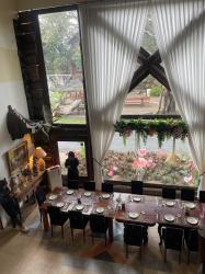 ขายที่ดินพร้อมบ้านไม้คลาสิค ท่ามกลางสวนและวิวภูเขา สันกำแพงเชียงใหม่ ทำเลดีเวอร์ๆๆ ขายลดพิเศษwooden house with garden greenery view in Chiang Mai with very very special price on sale